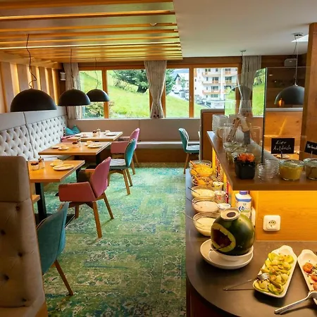 Lucia Hotel