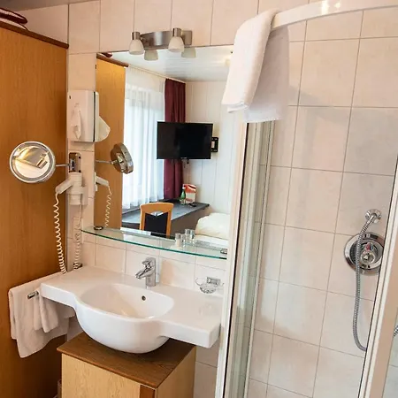 Lucia Hotel 3*