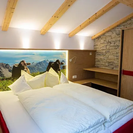 Hotel Lucia 3*