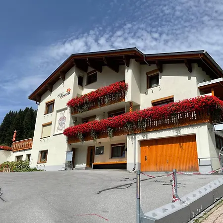 Lucia Hotel Damuels