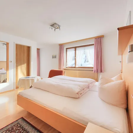 Lucia Hotel