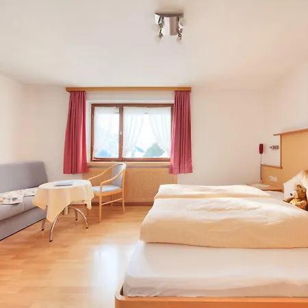 Lucia Hotel Damuels
