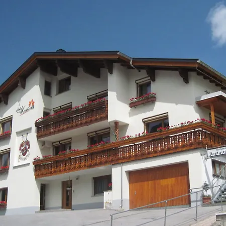 Lucia Hotel