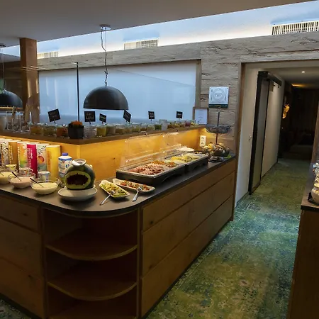 Hotel Lucia 3*
