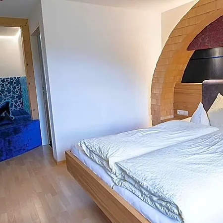 Hotel Lucia 3*