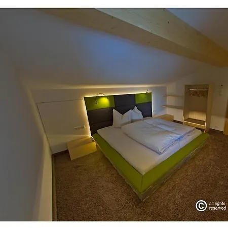 Lucia Hotel 3*