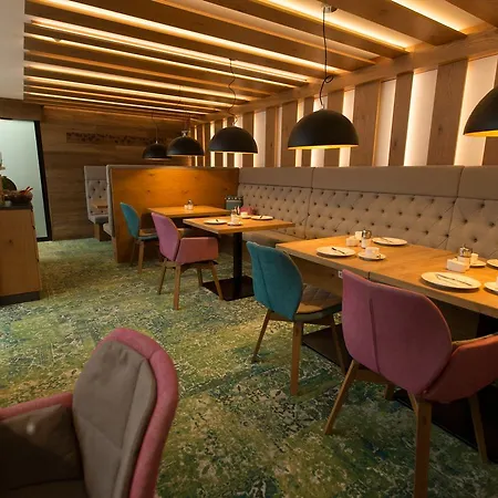 Hotel Lucia Damuels